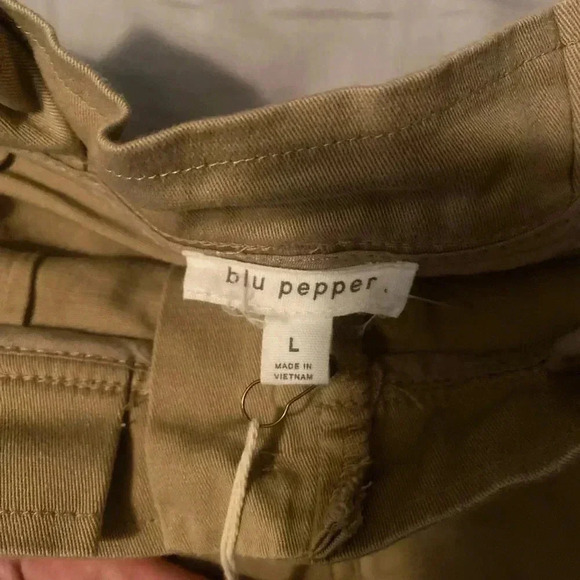 Blu Pepper Khaki Paperbag Styled Skirt Sz. Large - Picture 2 of 3